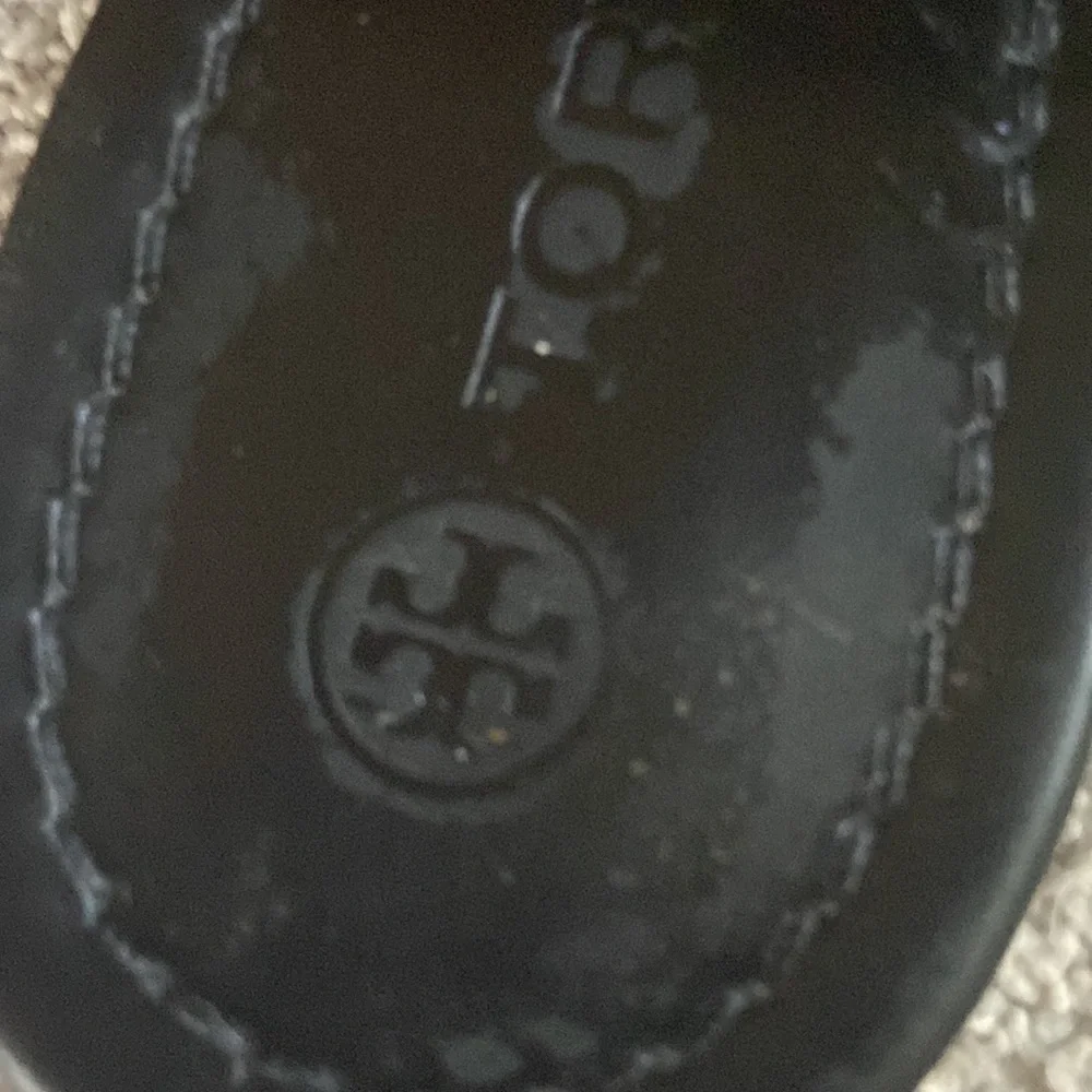 Tory Burch Leather Logo Miller Thong Sandals Sz 9 Black Leather - Picture 8 of 8